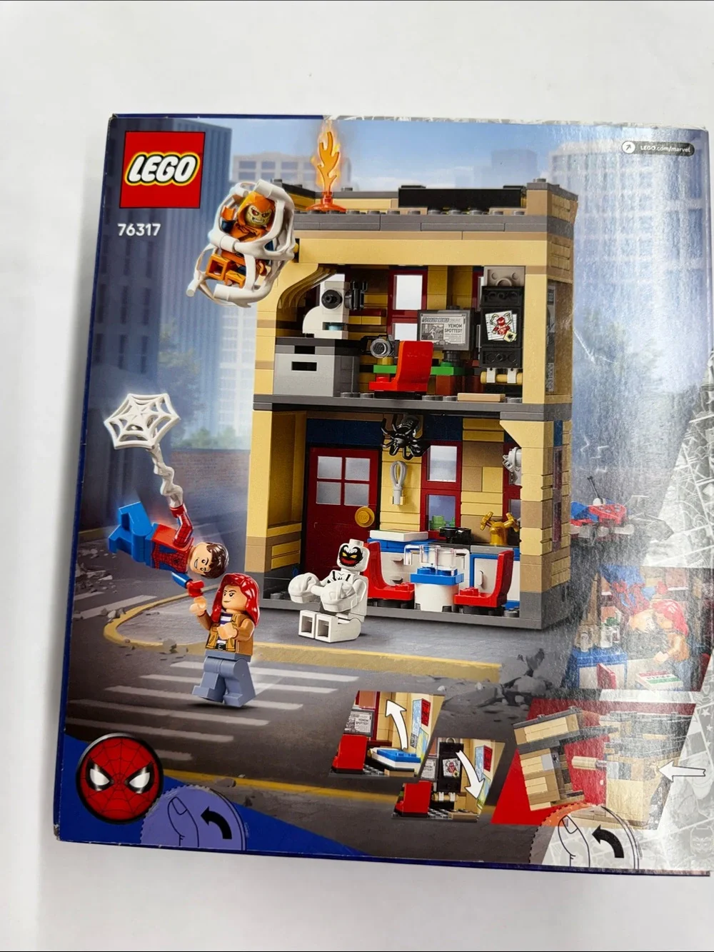 LEGO Marvel Spider-Man Peter Parker's Apartment Building NEW - Picture 2 of 2